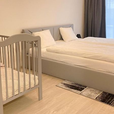 Tran Chien Apartment With Free Private Parking Prague Extérieur photo