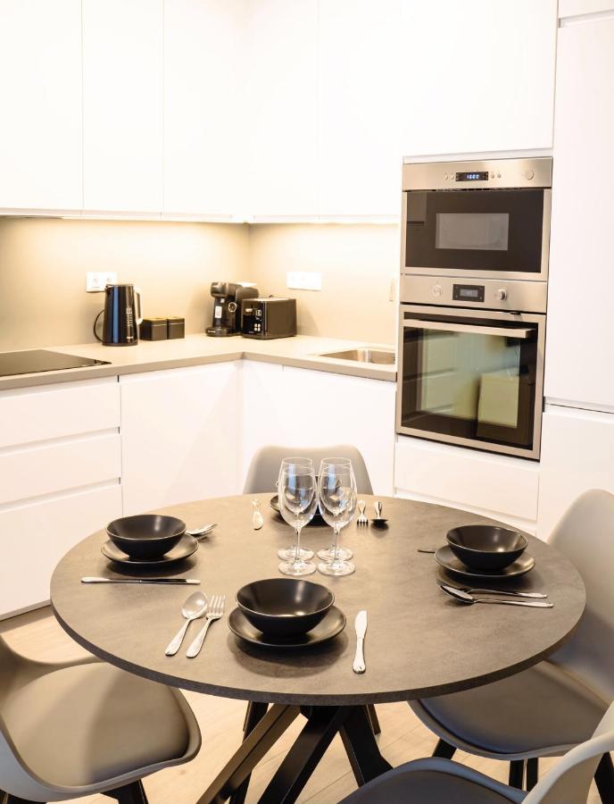Tran Chien Apartment With Free Private Parking Prague Extérieur photo