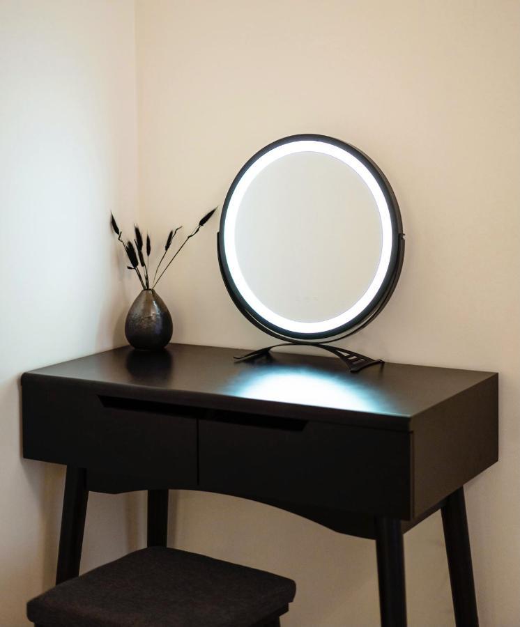 Tran Chien Apartment With Free Private Parking Prague Extérieur photo