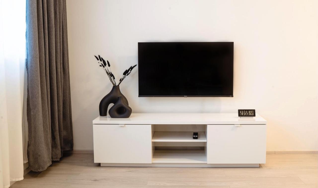 Tran Chien Apartment With Free Private Parking Prague Extérieur photo